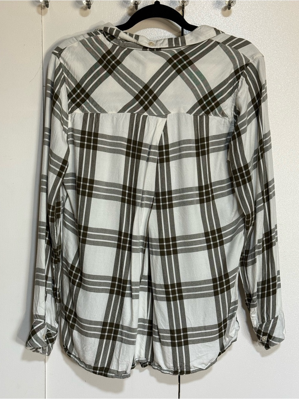 Thread & Supply Cream &  Green Plaid Long Sleeve Button Down Shirt Medium - Picture 3 of 15